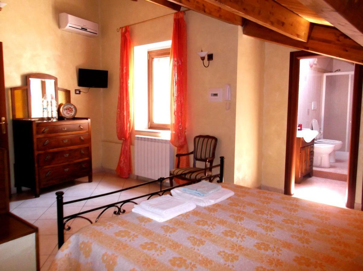 Dolcedorme Bed And Breakfast Терранова-ді-Полліно Екстер'єр фото